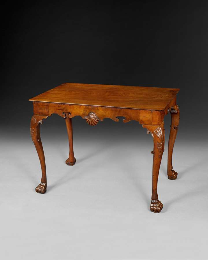 A GEORGE III IRISH MAHOGANY CENTRE TABLE